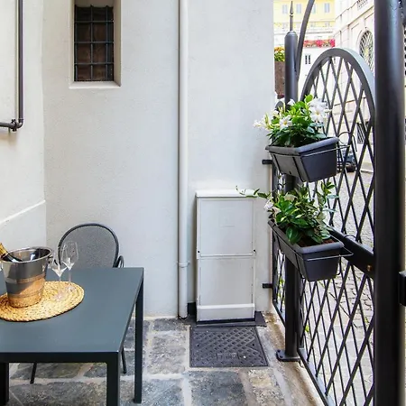 Appartement Lo Storico - The House Of Travelers Como